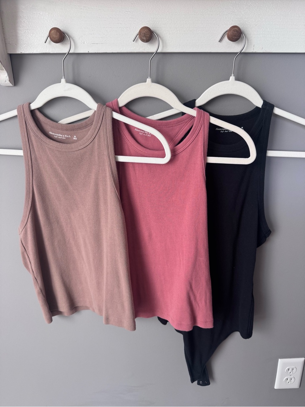 Abercrombie & Fitch Women's Ribbed Tank Top and Bodysuit Bundle - M
